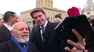 Savoia Emanuele Filiberto al Pantheon quotSpero che le spoglie del re tornino quiquot [upl. by Tova]