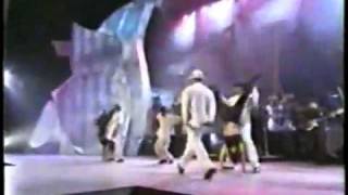 MC HAMMER  PUMP IT UP LIVE 1994mp4flv [upl. by Yllatan]