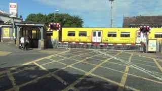 Birkdale Level Crossing [upl. by Oicam580]